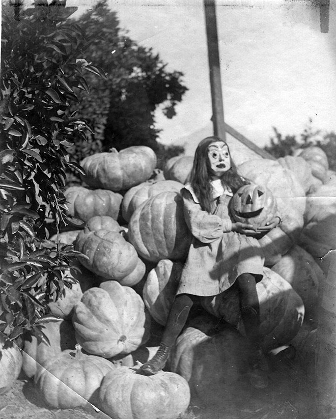 vintage-halloween-costumes4.jpg